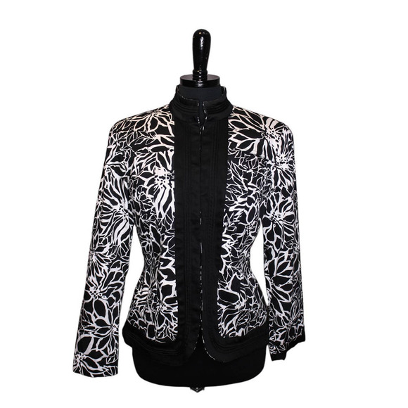 Chico's Blazer Jacket Floral Print Black White High Collar Chico's Size 1 (8/10) - Picture 1 of 3